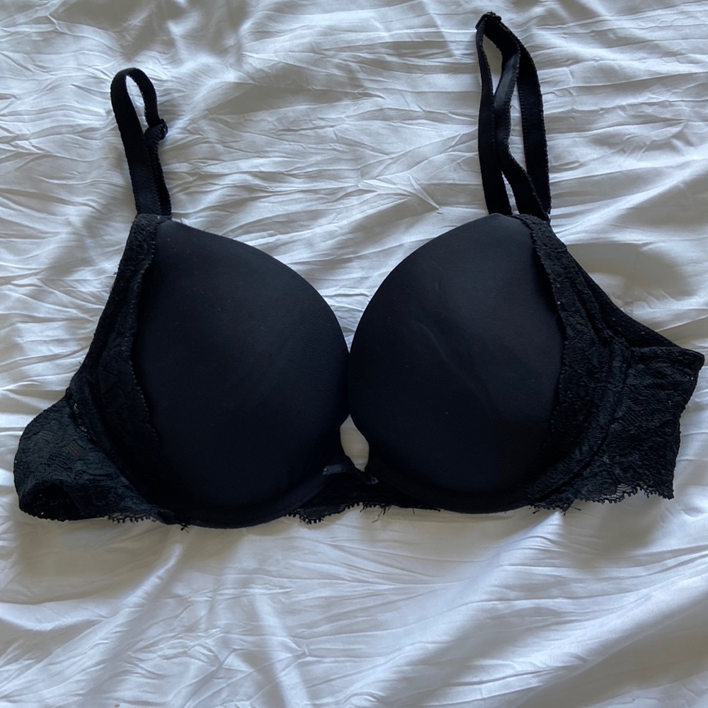 Victorias Secret 34A black lace push up bra!